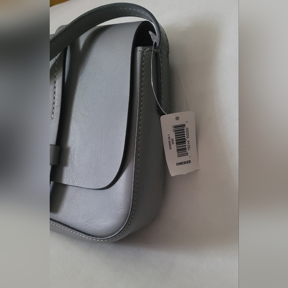 NWT GAP Crossbody Saddle Bag in Grey - Picture 9 of 13